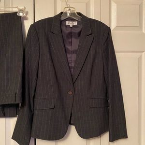 Perfect grey pen strip business pants suit.